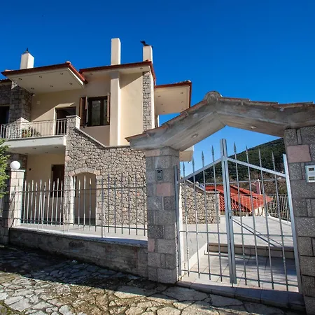 Villa Gravia's *